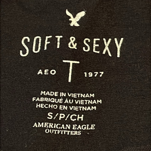 🌹AMERICAN EAGLE CROP POCKET TEE - Picture 3 of 3